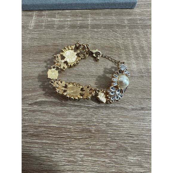 Charming Charlie Pearl & Rhinestone Bracelet Goldtone Lobster Claw Closure Spark - Picture 10 of 10